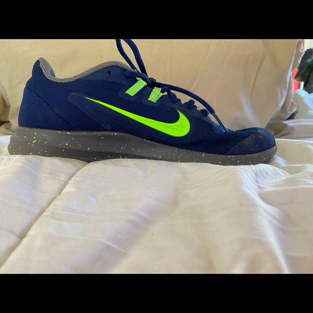 Nike down shifter shoes